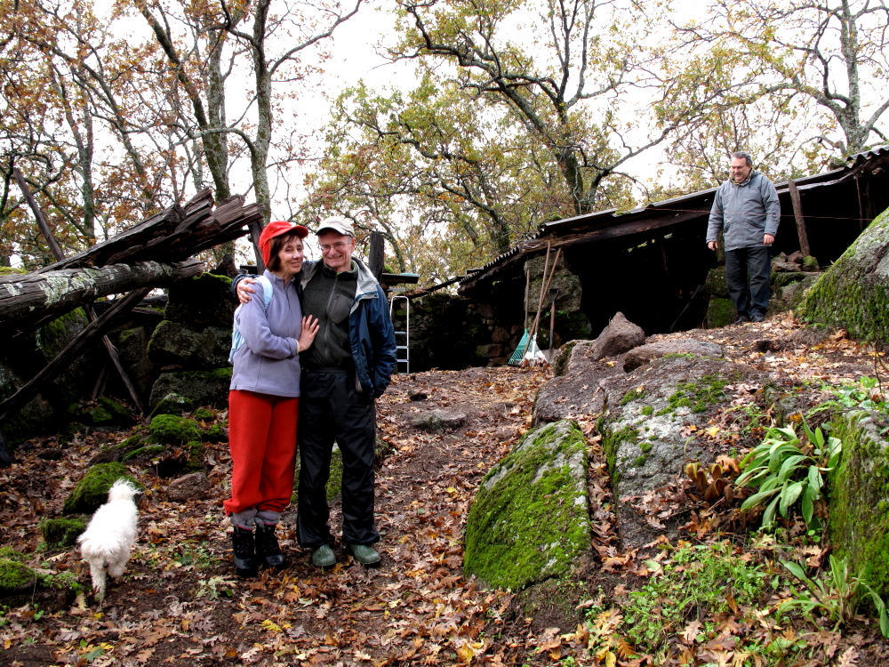 BELEN , DAVID Y XABI EN EL CORRAL DE CABRAS
